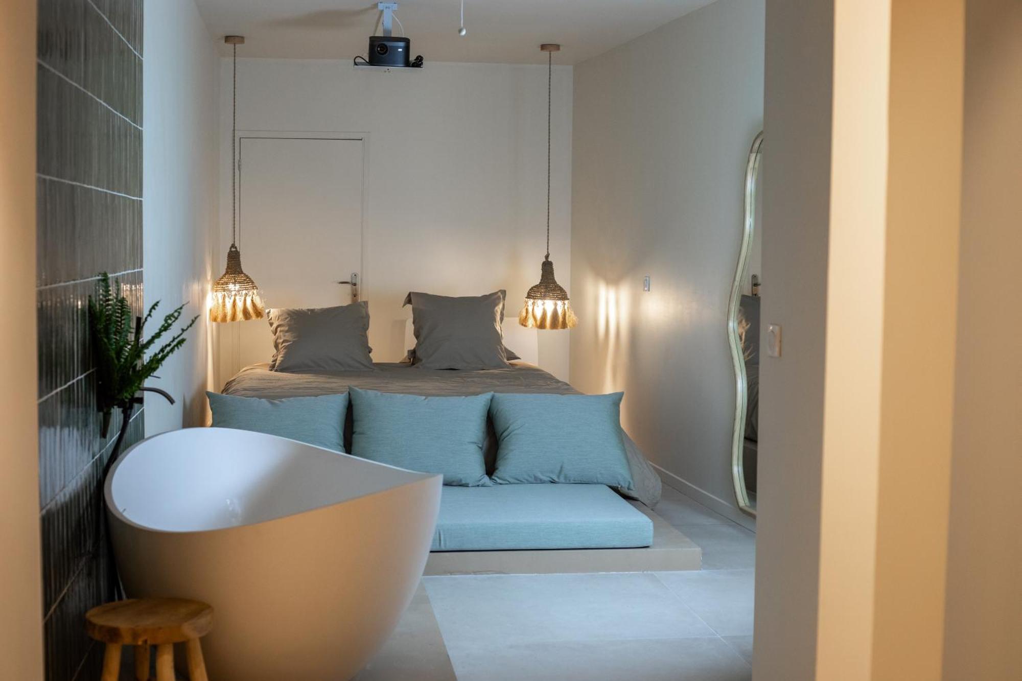 La Penida Avec Sauna & Baignoire Evasion - Hyper Centre Lille